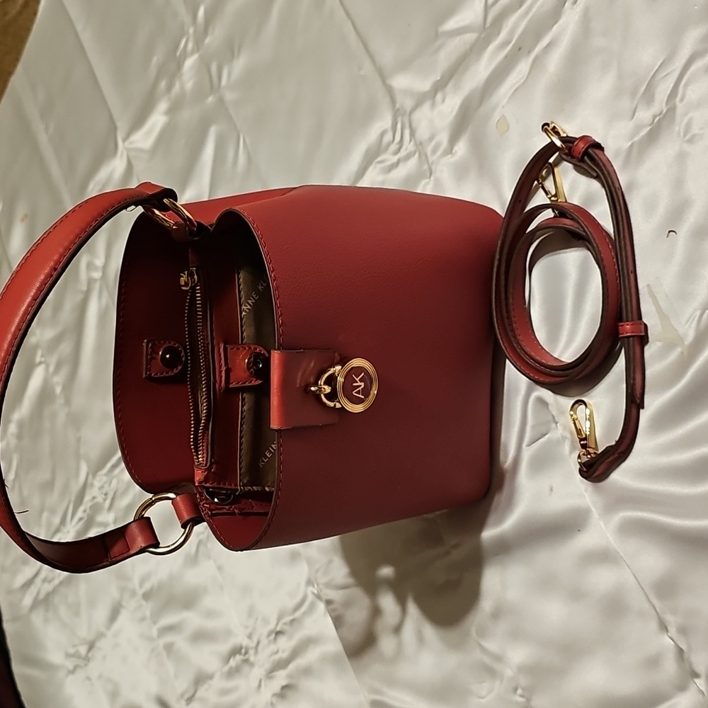 Women's Red Anne Klein Lock Hobo Handbag. Measurement In Pictured Detailes.